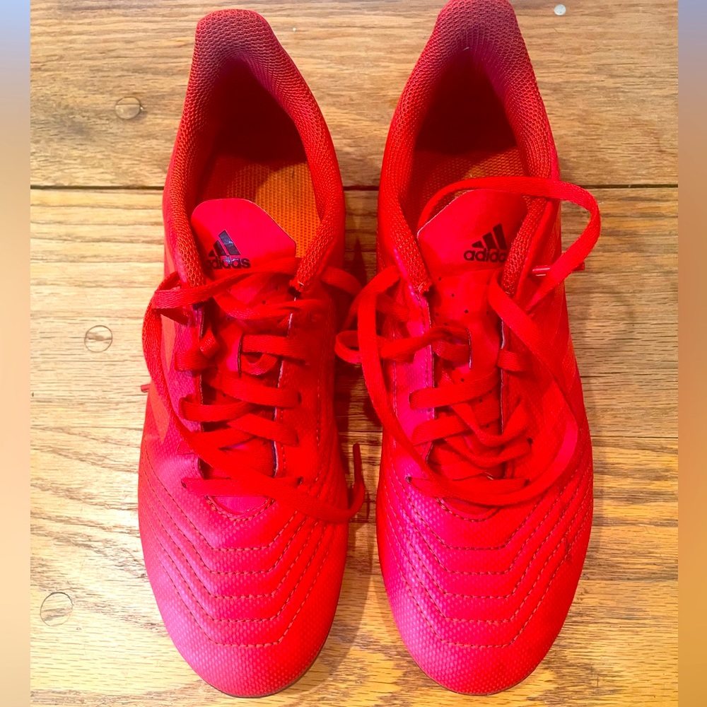Adidas Predator men’s soccer cleats size 5 EUC